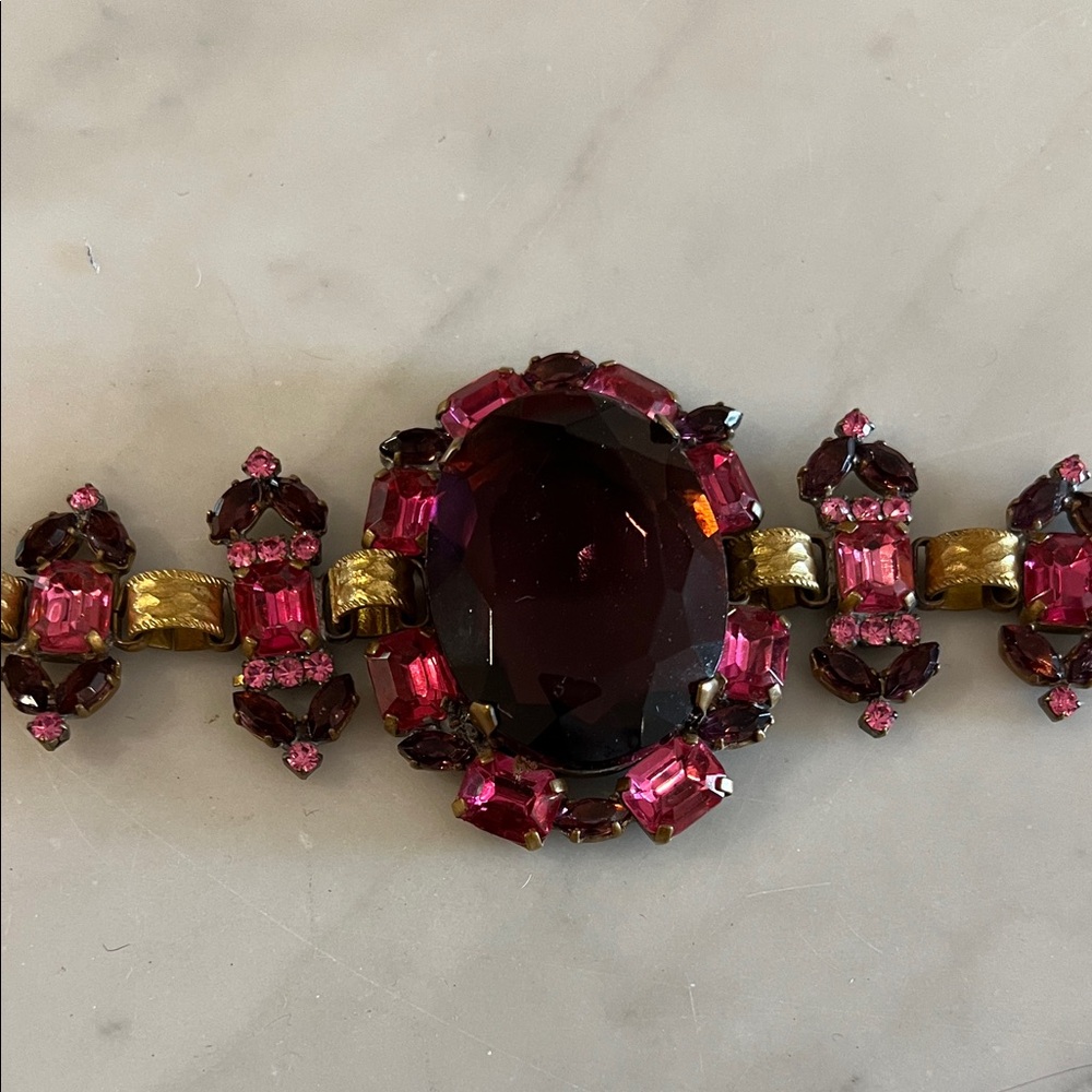 Vintage costume jewelry Elegant Pink and Gold Women's Bracelet from England - Picture 4 of 6